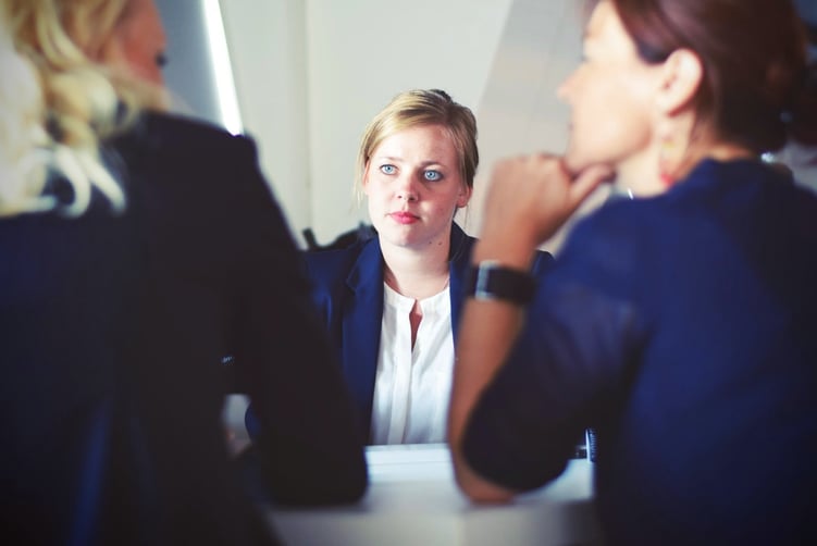 Featured image: business woman.jpg - How Business Owners Can Deal with Difficult Customers