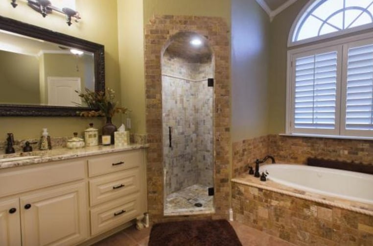Featured image: shower door.jpg - Glass Industry Business Trends: Shower Doors