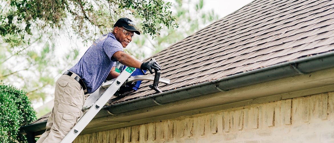 Gutter Cleaning in The Woodlands TX