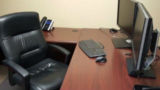 Featured image: empty desk.jpg - New Moms, Work and Leave