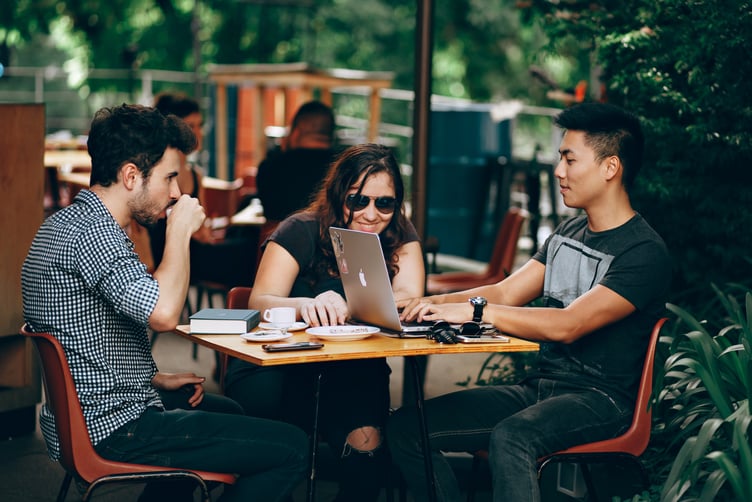 Featured image: millennials helena-lopes-592971-unsplash - Best Franchises for Millennials