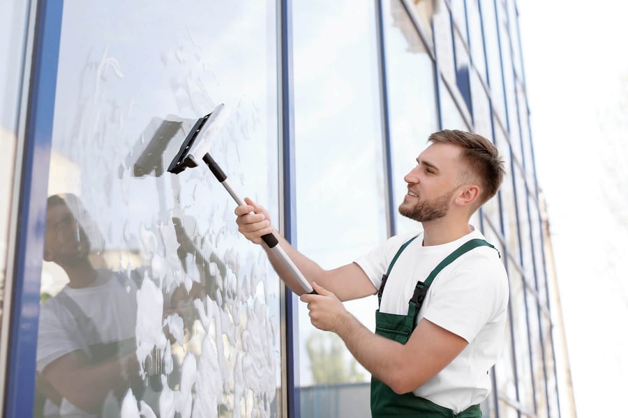 Featured image: starting a window cleaning business - Starting a Window Cleaning Business – A Smarter Way
