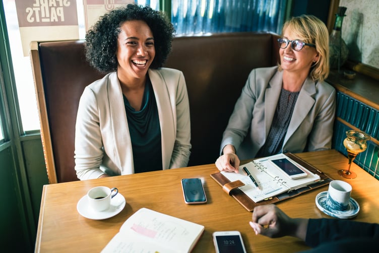 Featured image: women rawpixel-675359-unsplash - 3 Tips for Women in Franchising